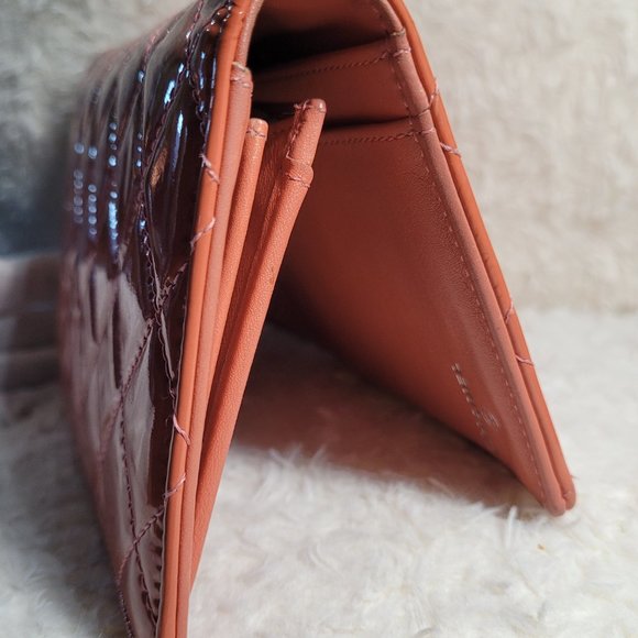 🛑 SOLD 🛑  Chanel L-Yen Long Wallet in Patent Leather - Picture 4 of 8